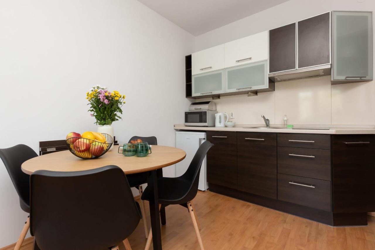 Cozy With Balcony By Renters Warsaw